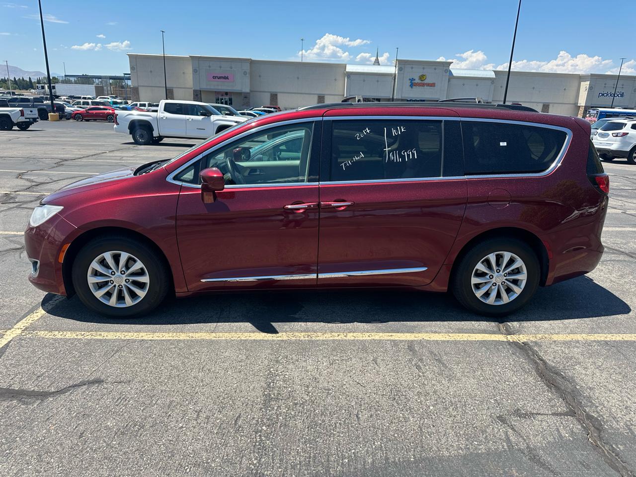 Chrysler Pacifica Touring-L FWD 2017