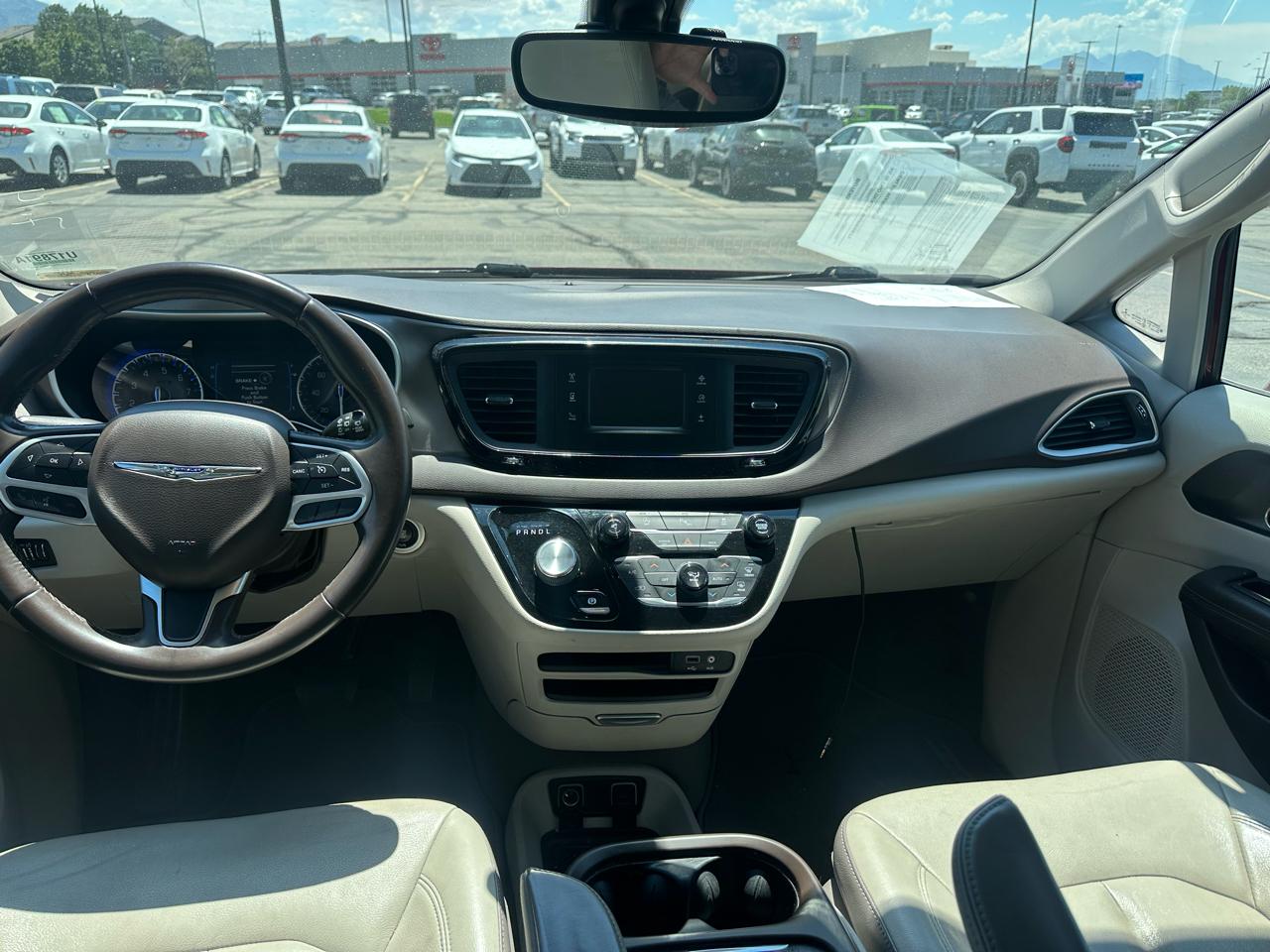 Chrysler Pacifica Touring-L FWD 2017
