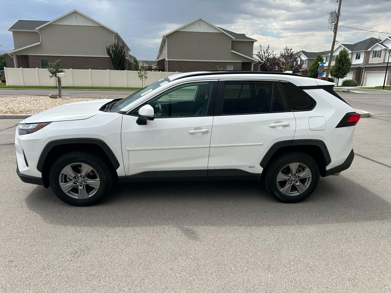 Toyota RAV4 Hybrid LE AWD (Natl) 2024