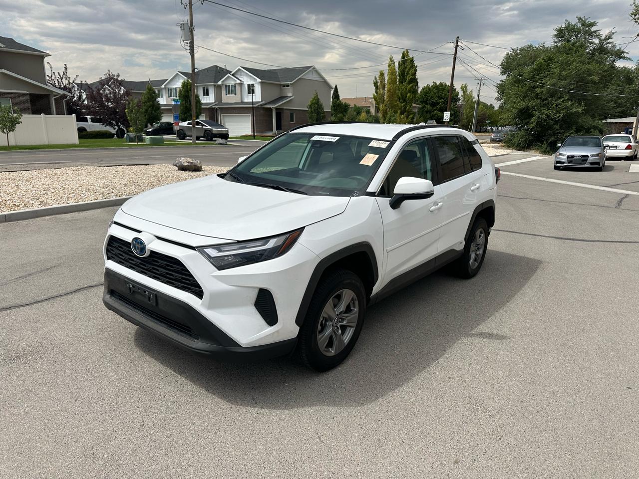 Toyota RAV4 Hybrid LE AWD (Natl) 2024