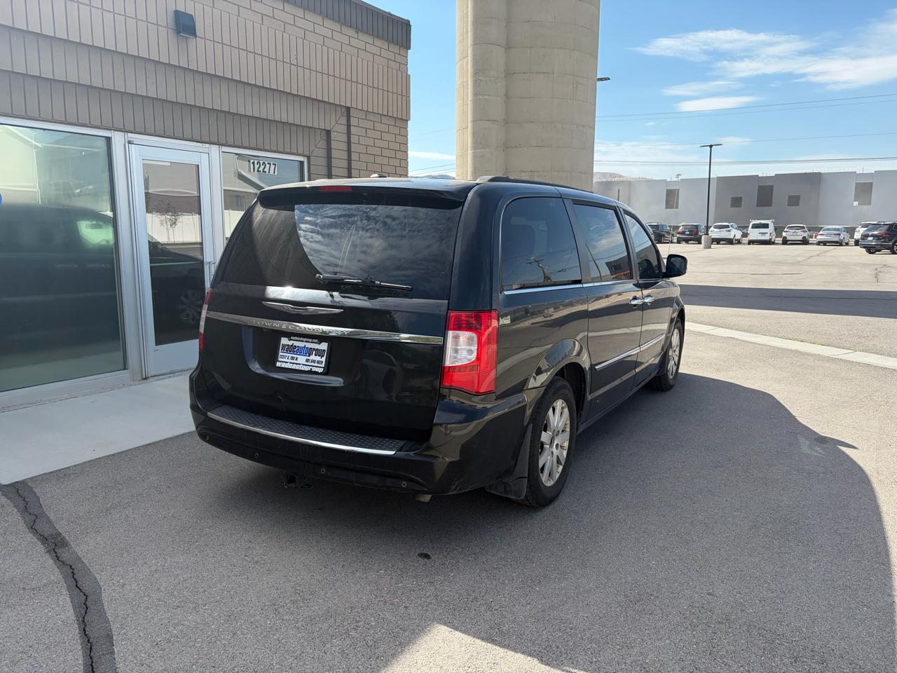 Chrysler Town & Country 4dr Wgn Touring-L 2011