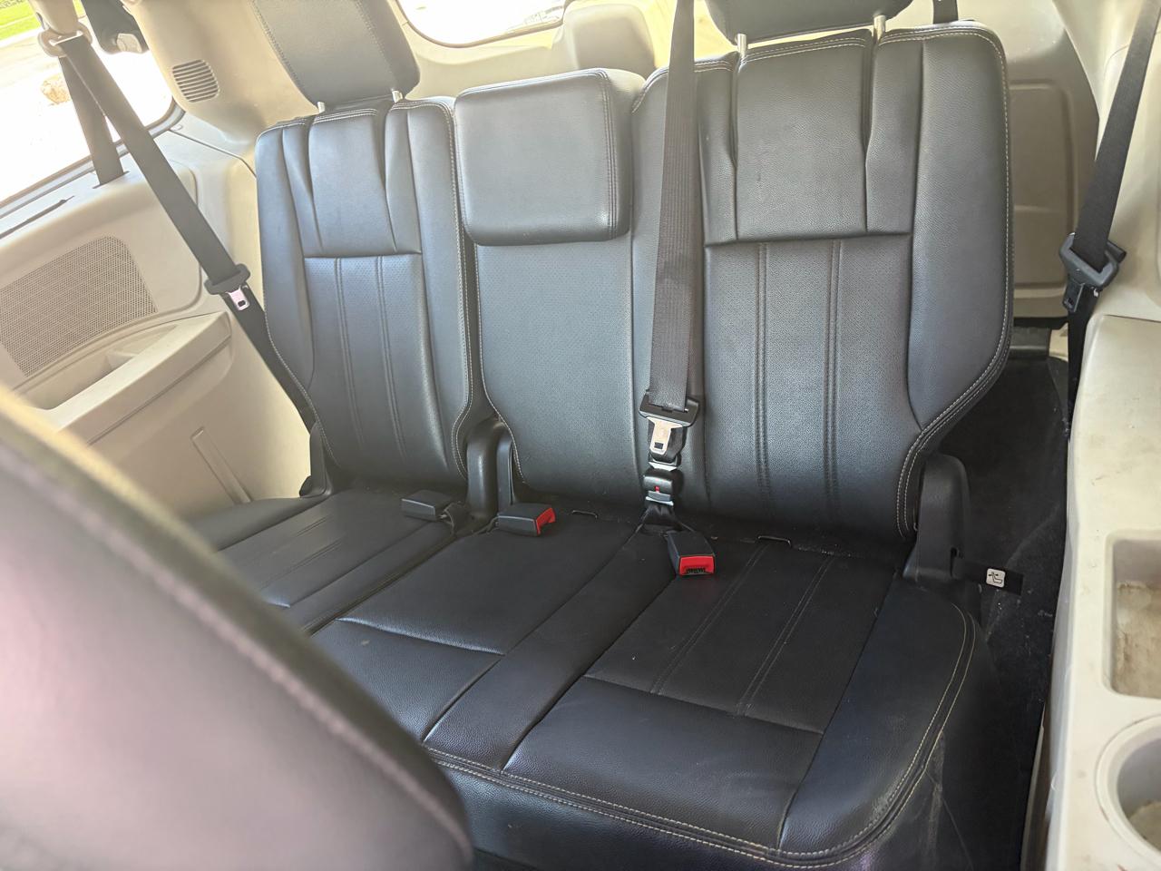 Chrysler Town & Country 4dr Wgn Touring-L 2011