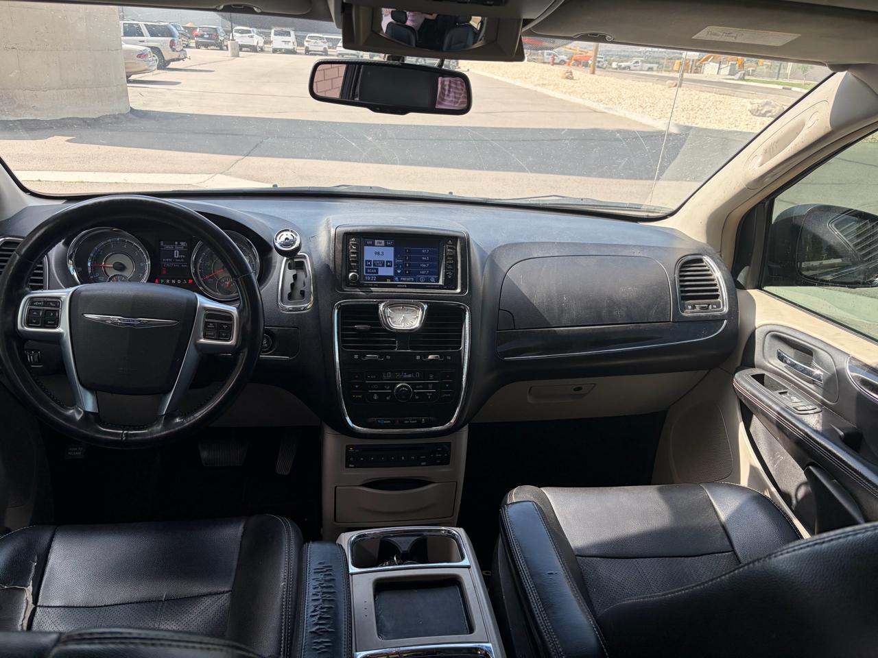Chrysler Town & Country 4dr Wgn Touring-L 2011