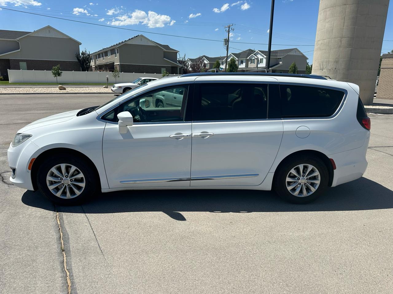 Chrysler Pacifica Touring L FWD 2018