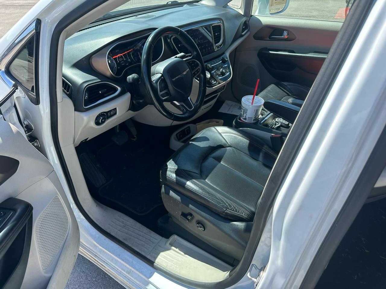 Chrysler Pacifica Touring L FWD 2018