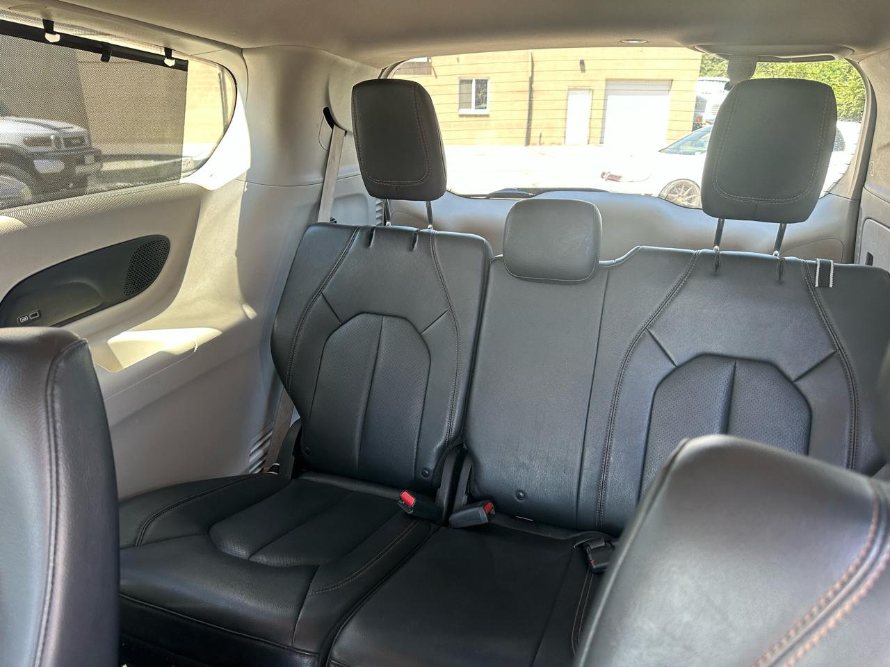 Chrysler Pacifica Touring L FWD 2018