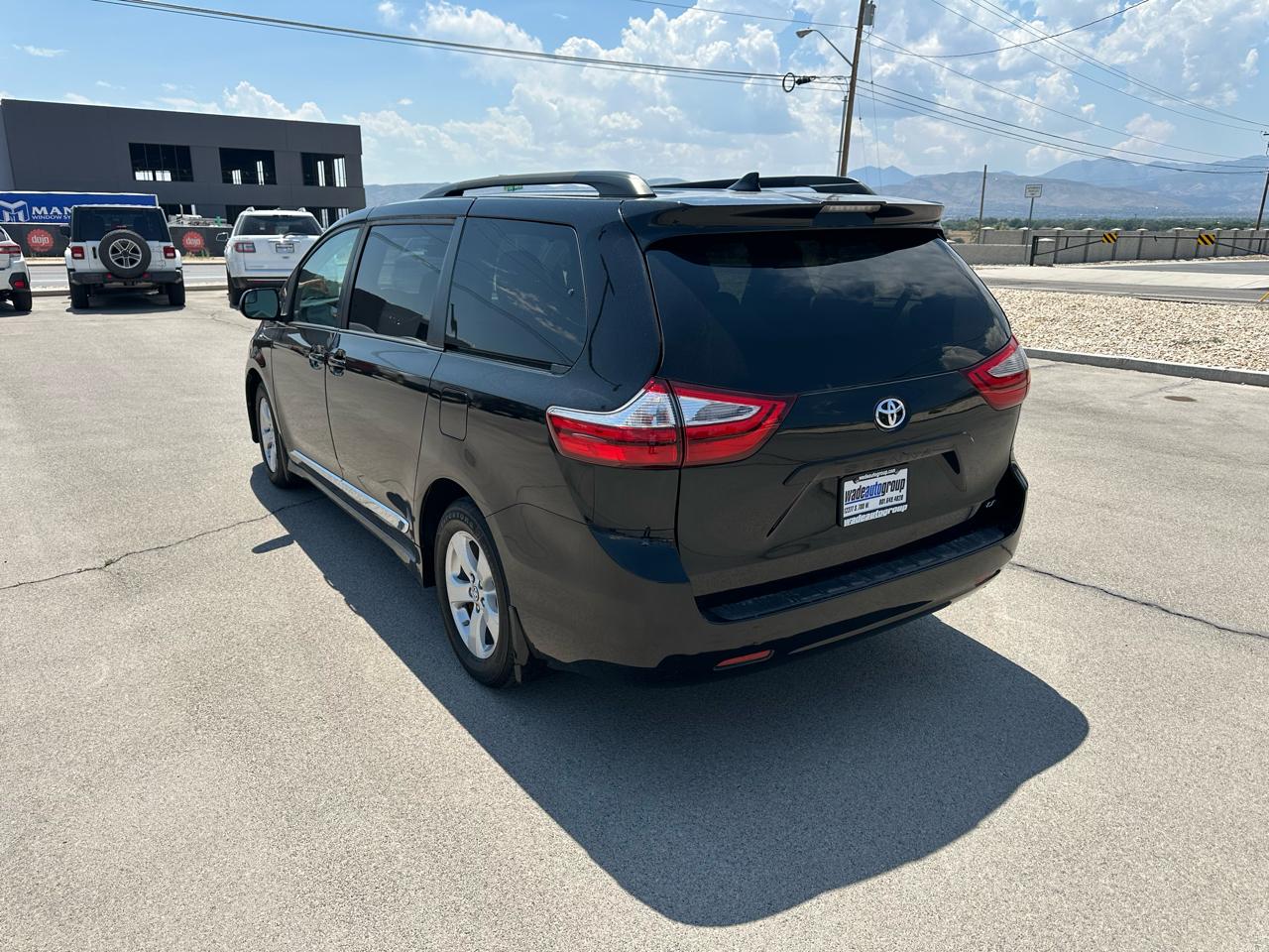 Toyota Sienna LE FWD 8-Passenger (Natl) 2018