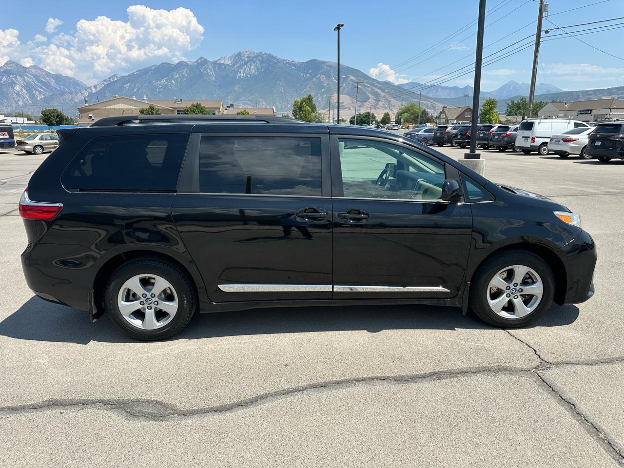 Toyota Sienna LE FWD 8-Passenger (Natl) 2018