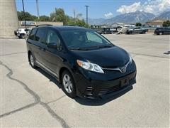 2018 Toyota Sienna 