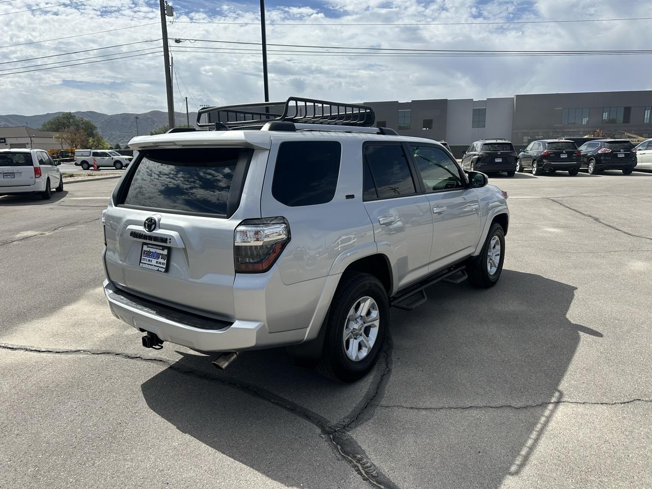 Toyota 4Runner SR5 4WD (Natl) 2021
