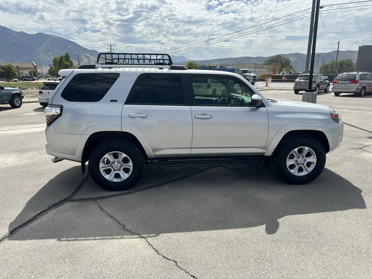 Toyota 4Runner SR5 4WD (Natl) 2021