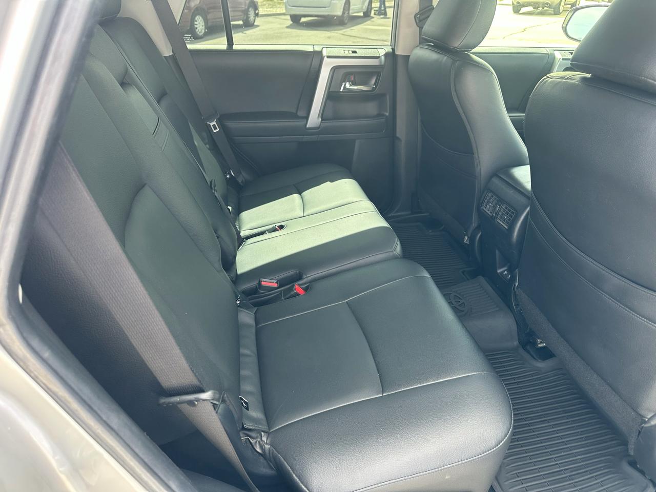 Toyota 4Runner SR5 4WD (Natl) 2021