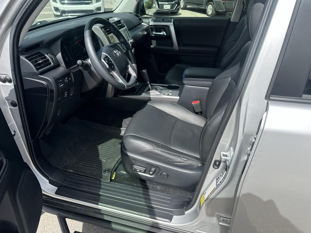 Toyota 4Runner SR5 4WD (Natl) 2021