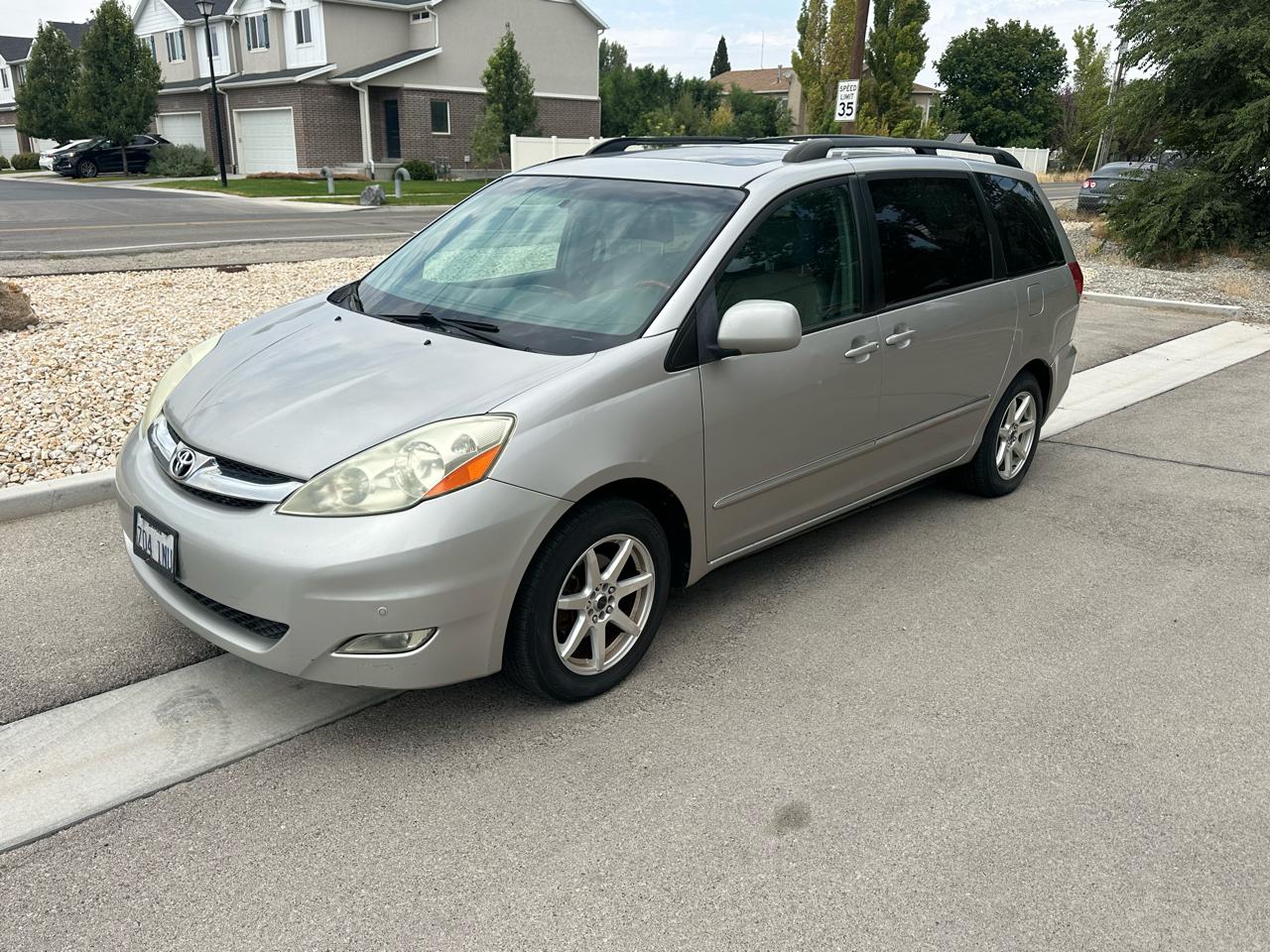 Toyota Sienna 5dr XLE FWD 7-Passenger (Natl) 2006