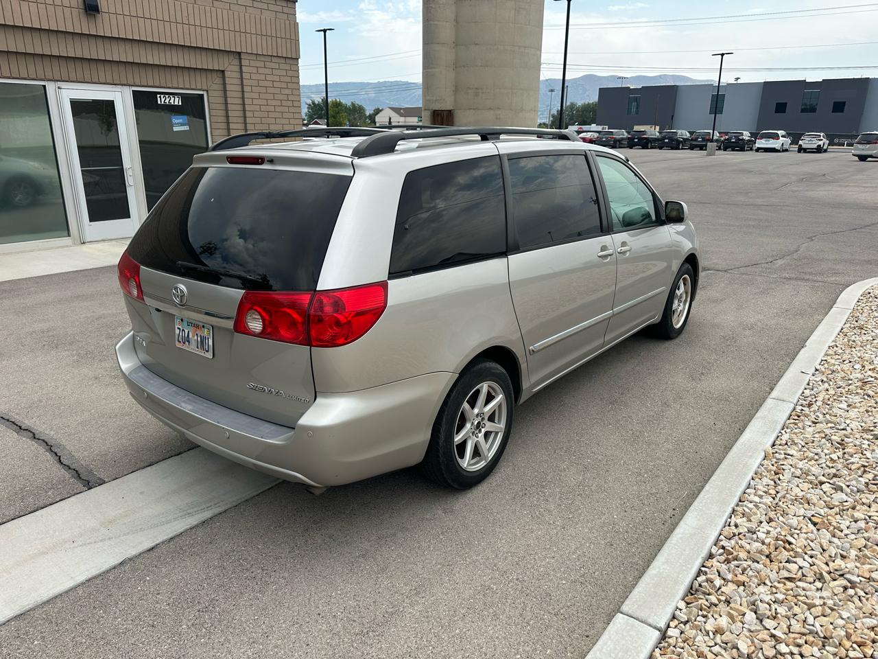 Toyota Sienna 5dr XLE FWD 7-Passenger (Natl) 2006