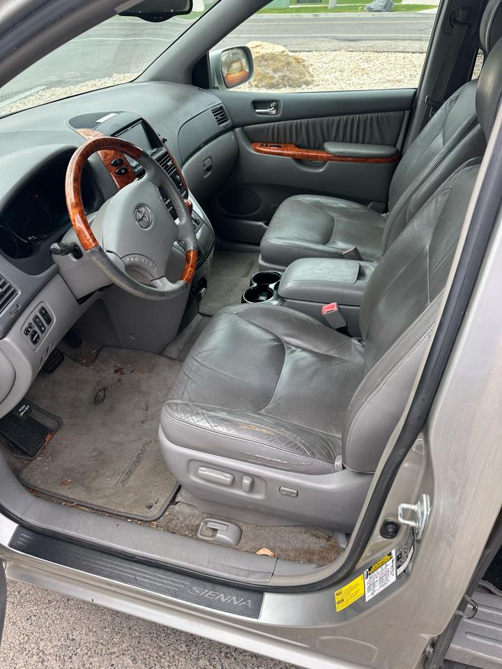 Toyota Sienna 5dr XLE FWD 7-Passenger (Natl) 2006
