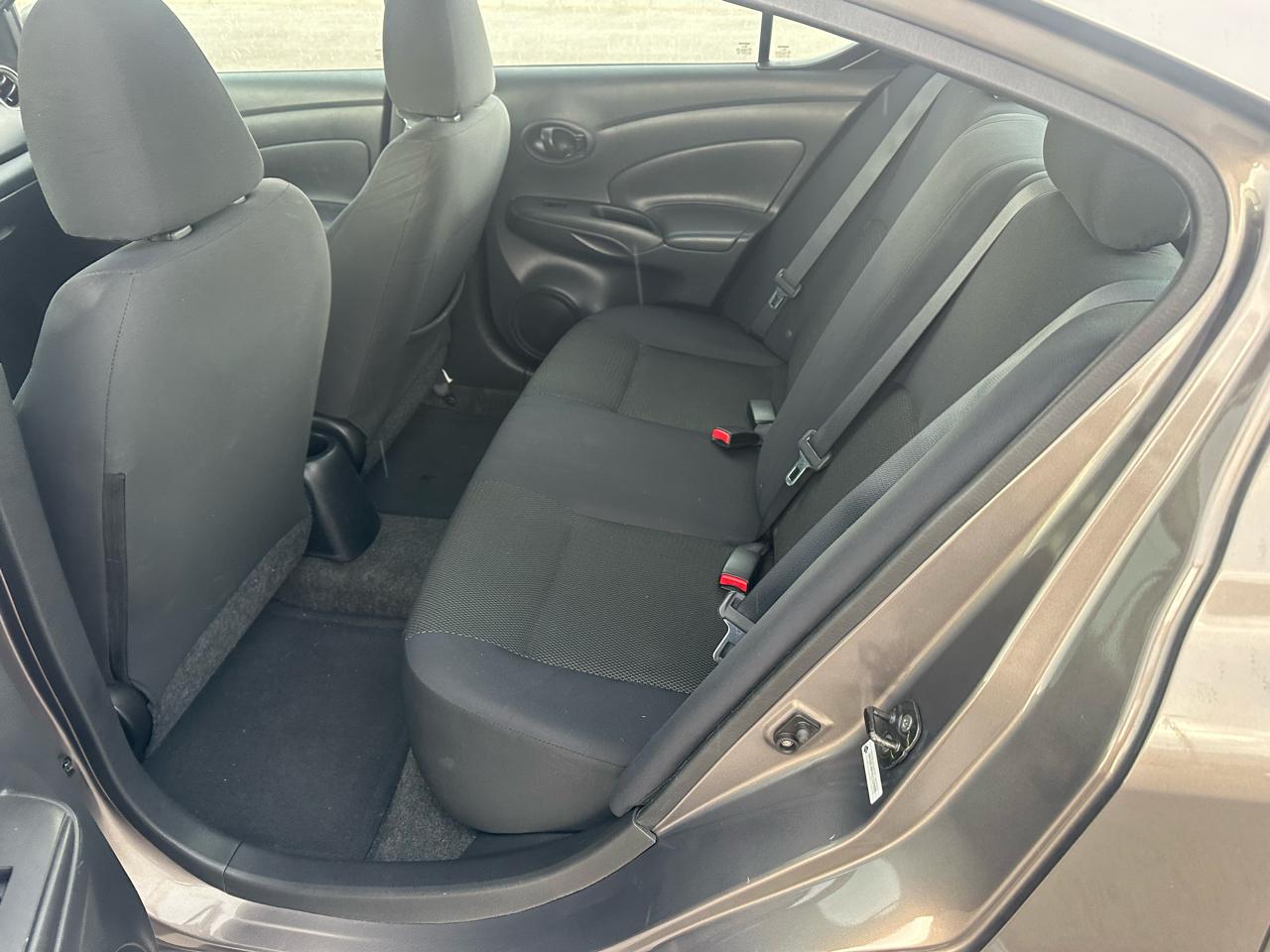 Nissan Versa 4dr Sdn CVT 1.6 SV 2012