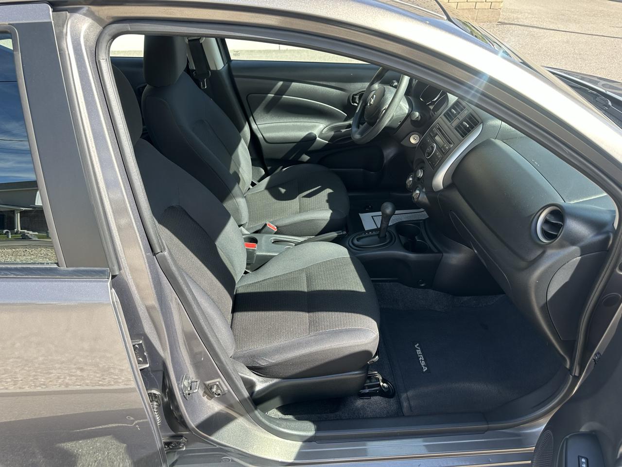 Nissan Versa 4dr Sdn CVT 1.6 SV 2012