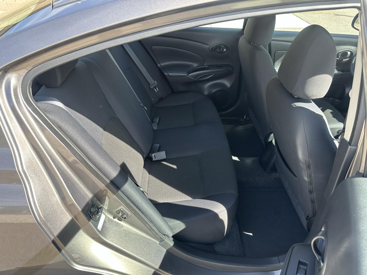 Nissan Versa 4dr Sdn CVT 1.6 SV 2012