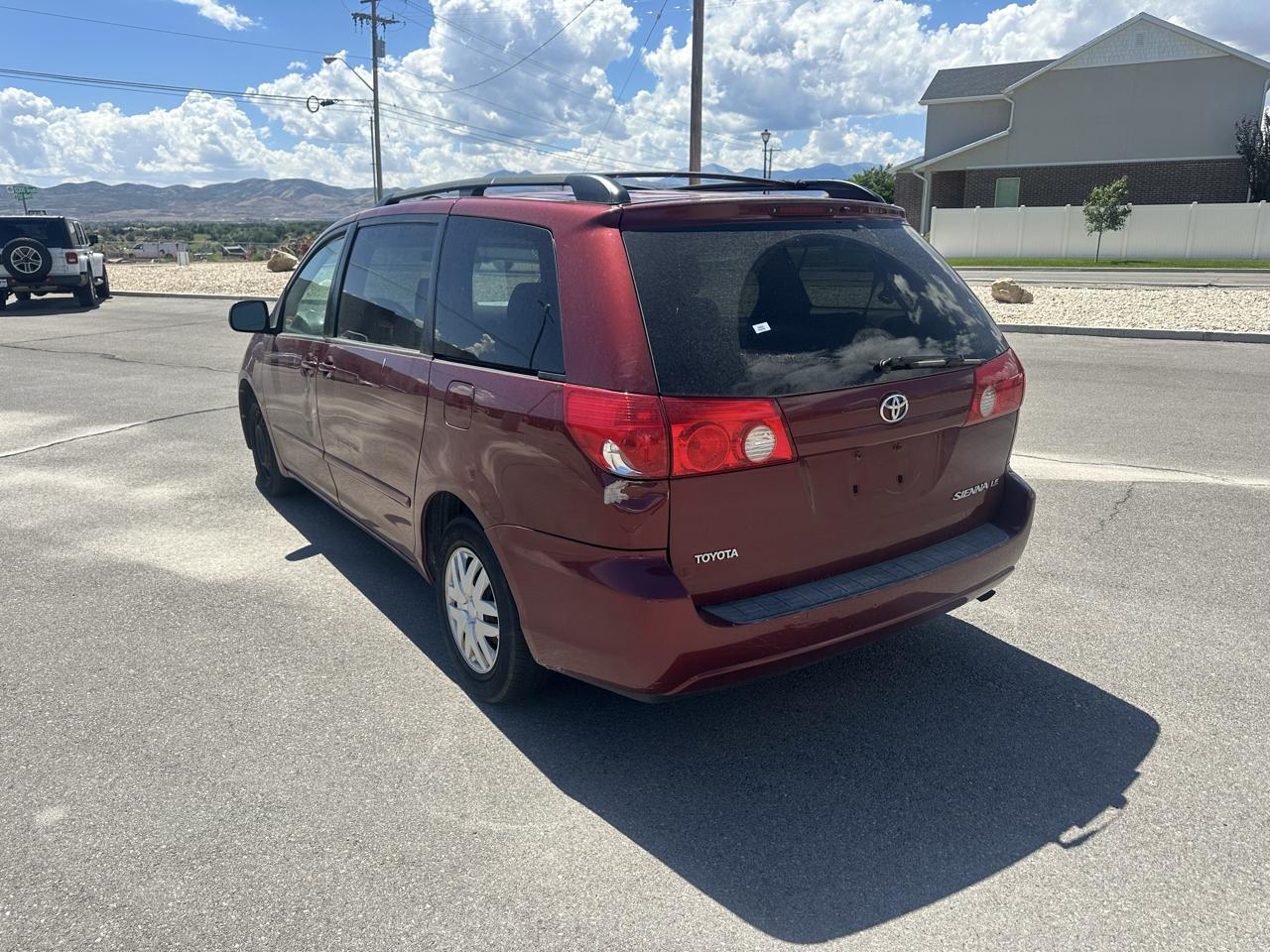 Toyota Sienna 5dr 7-Pass Van V6 LE FWD (Natl) 2008