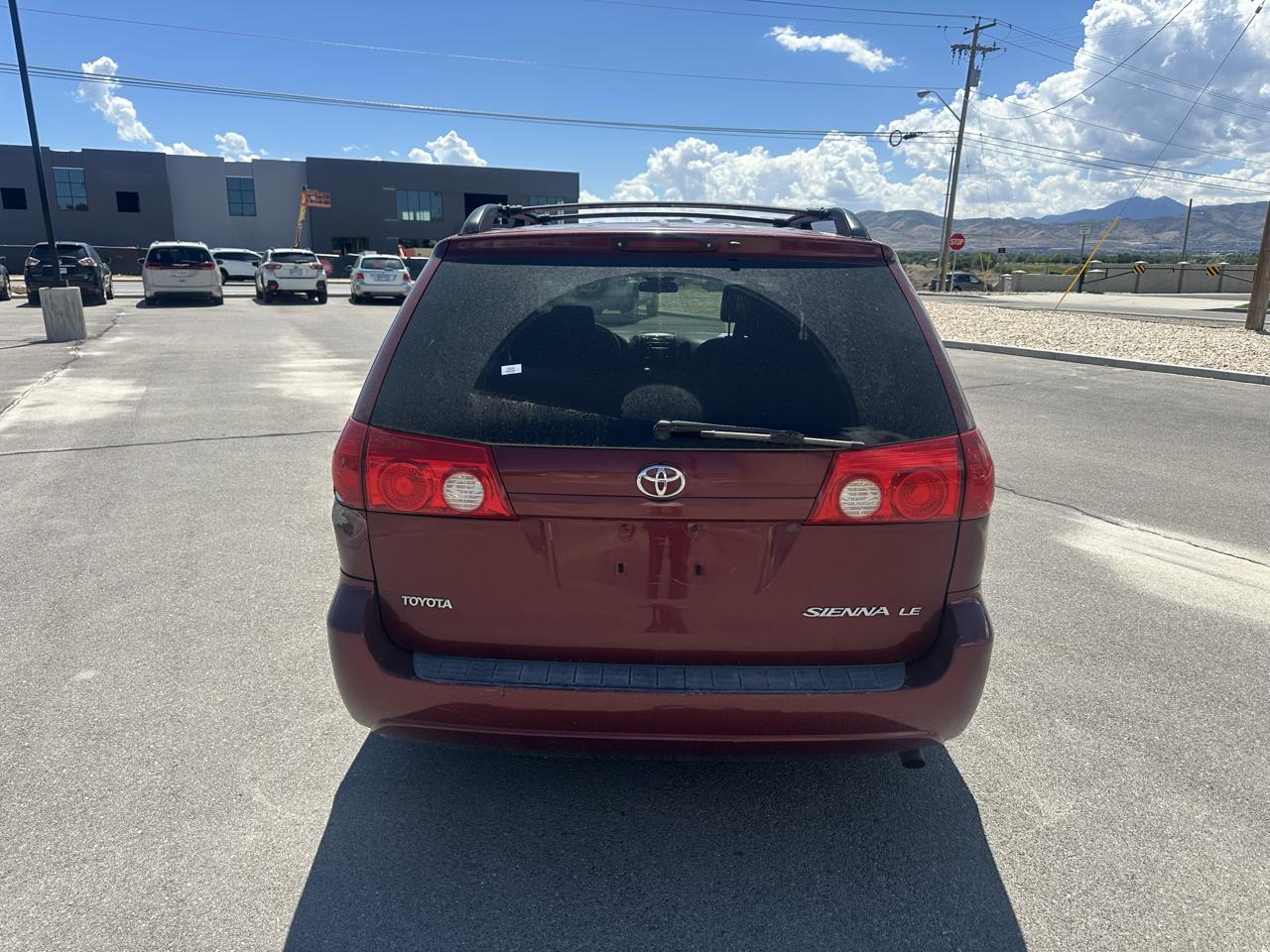 Toyota Sienna 5dr 7-Pass Van V6 LE FWD (Natl) 2008