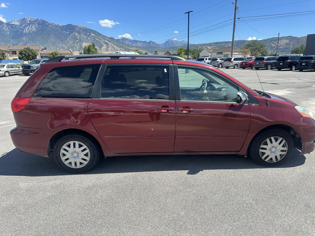 Toyota Sienna 5dr 7-Pass Van V6 LE FWD (Natl) 2008