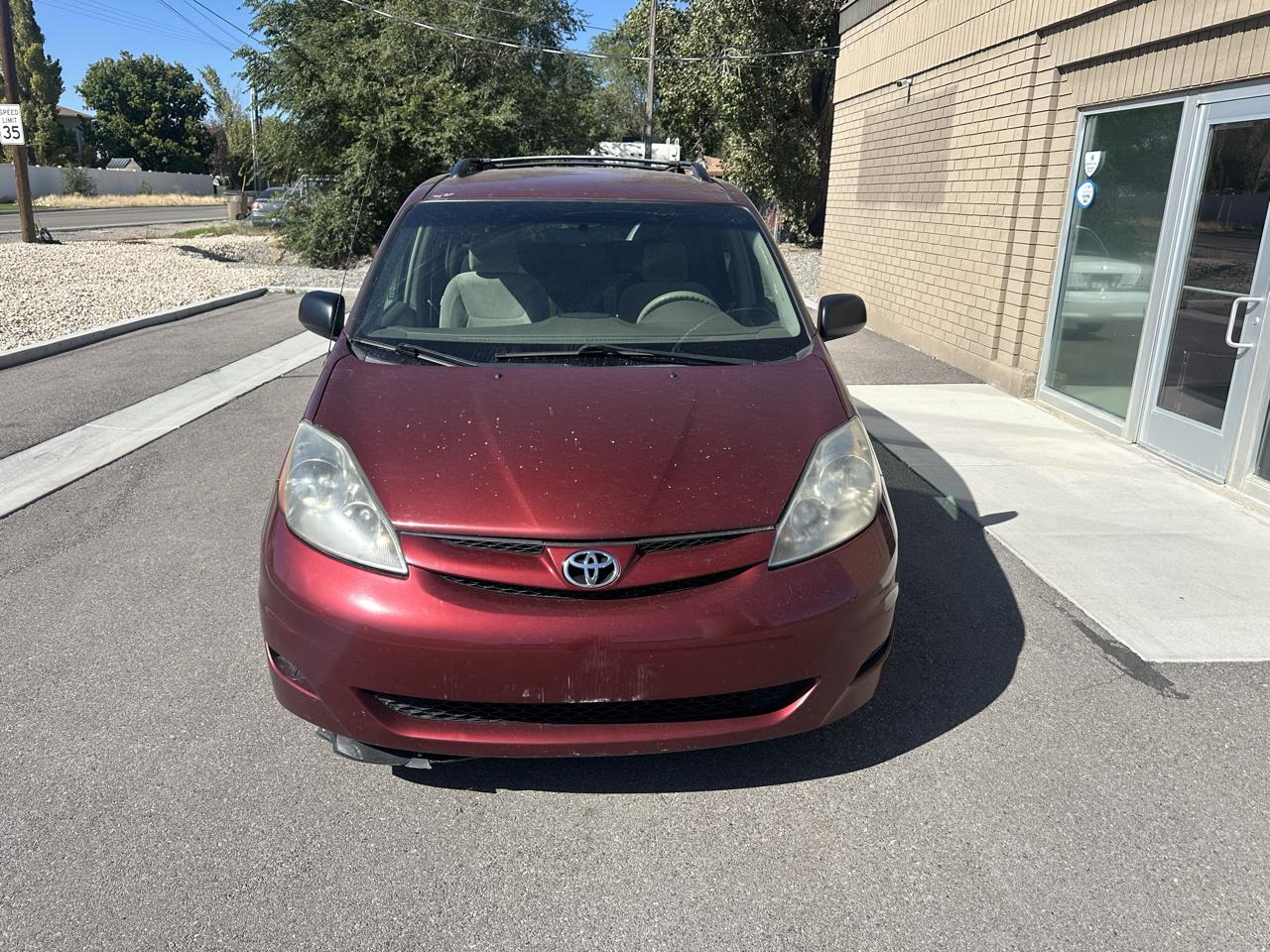Toyota Sienna 5dr 7-Pass Van V6 LE FWD (Natl) 2008