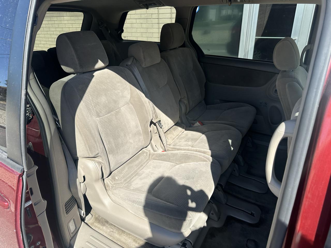 Toyota Sienna 5dr 7-Pass Van V6 LE FWD (Natl) 2008