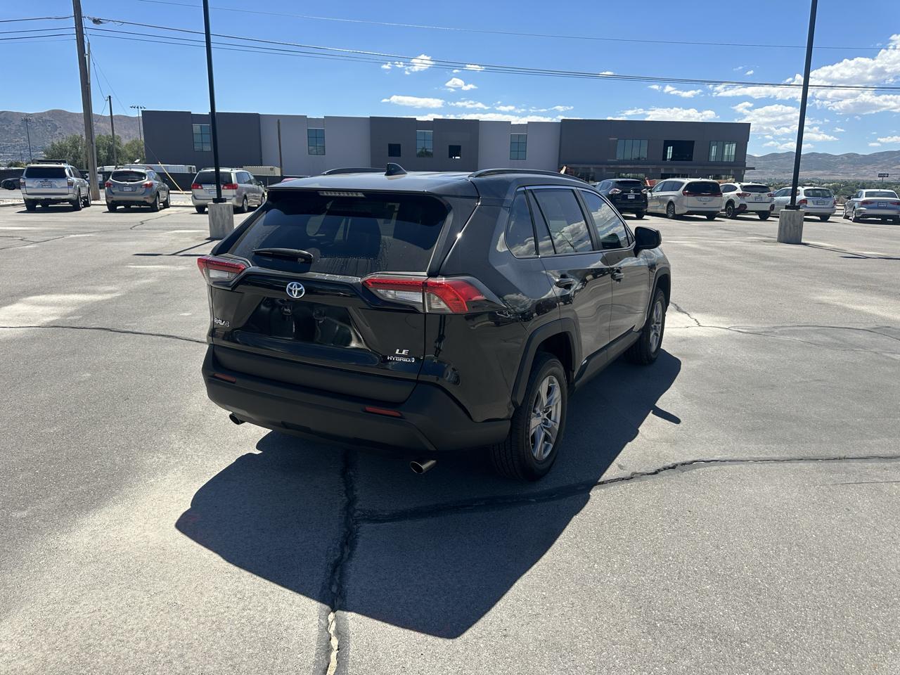 Toyota RAV4 Hybrid LE AWD (Natl) 2024