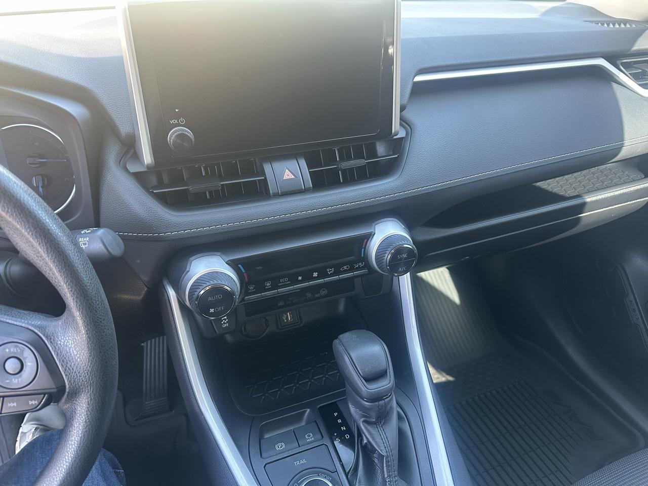 Toyota RAV4 Hybrid LE AWD (Natl) 2024