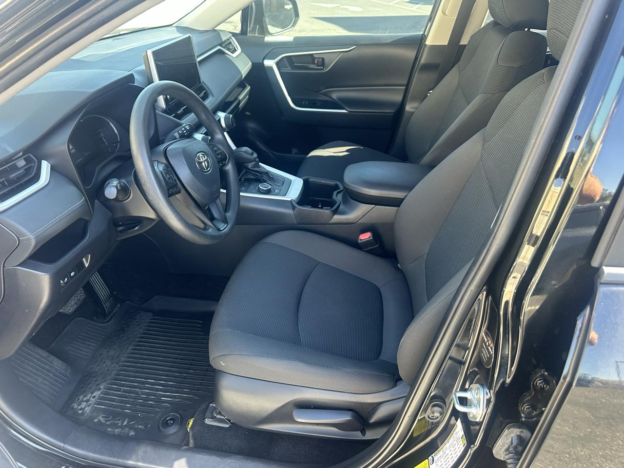 Toyota RAV4 Hybrid LE AWD (Natl) 2024