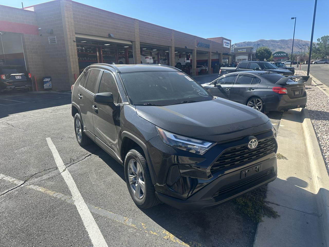 Toyota RAV4 Hybrid LE AWD (Natl) 2024