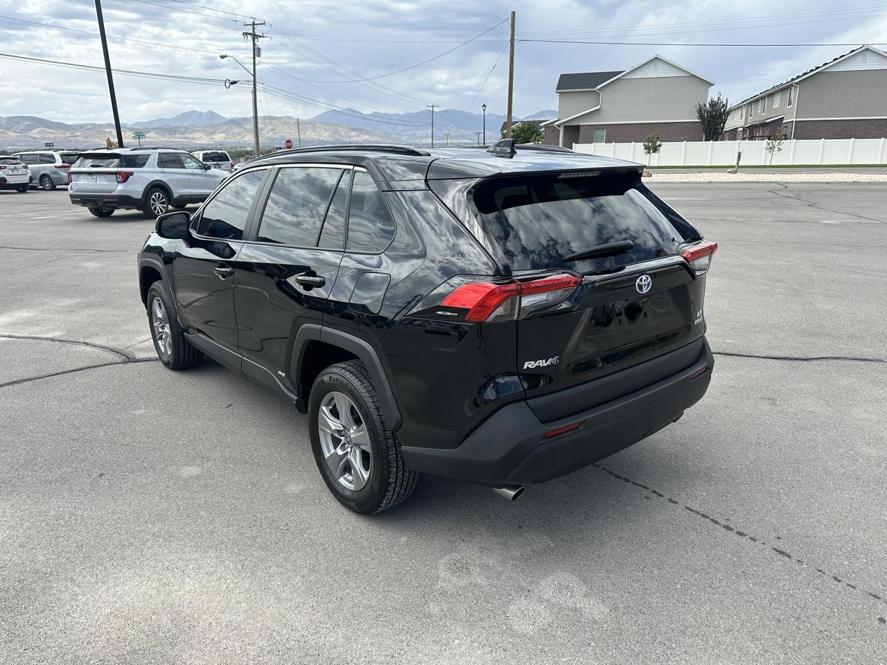 Toyota RAV4 Hybrid LE AWD (Natl) 2024