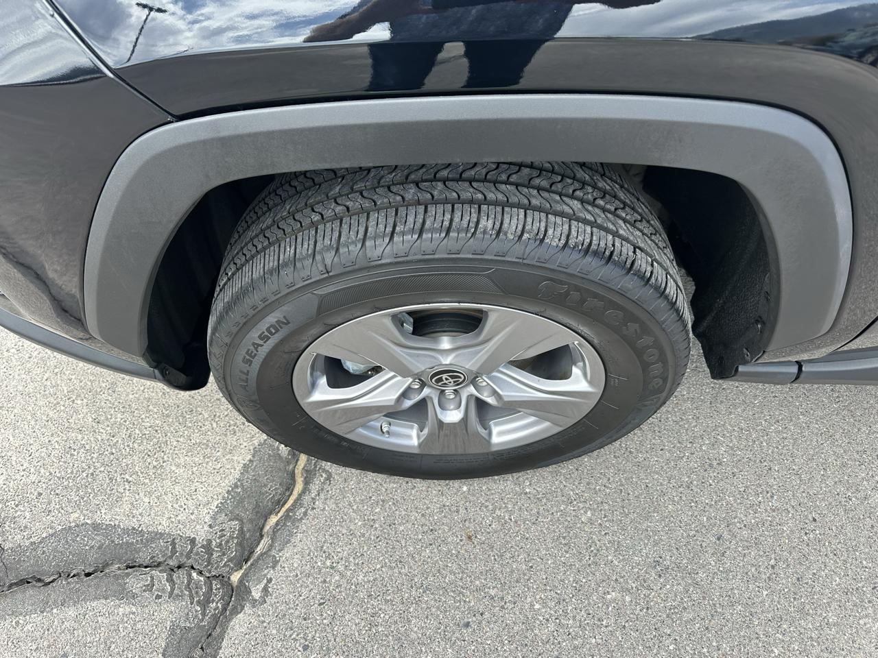 Toyota RAV4 Hybrid LE AWD (Natl) 2024