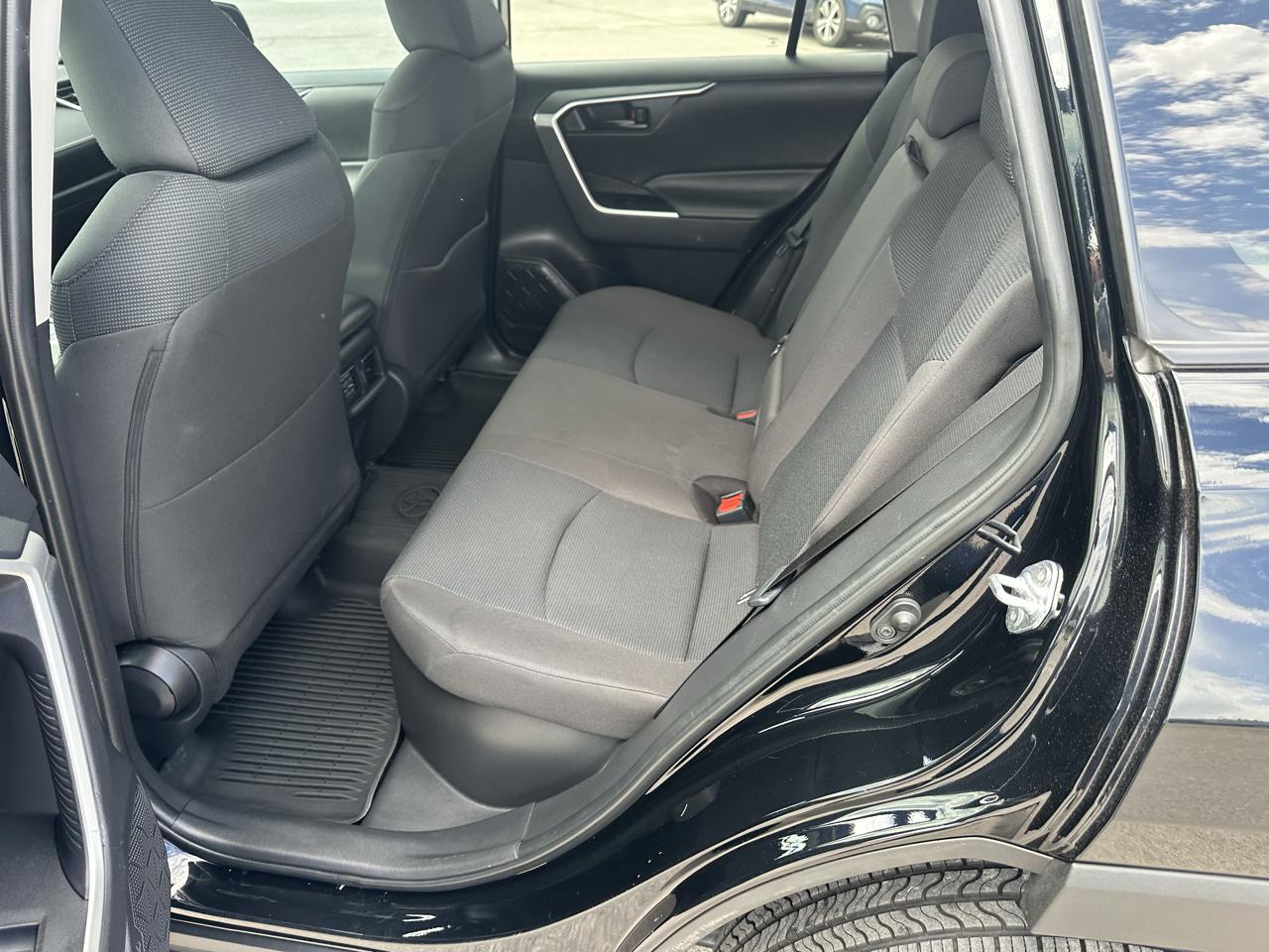Toyota RAV4 Hybrid LE AWD (Natl) 2024