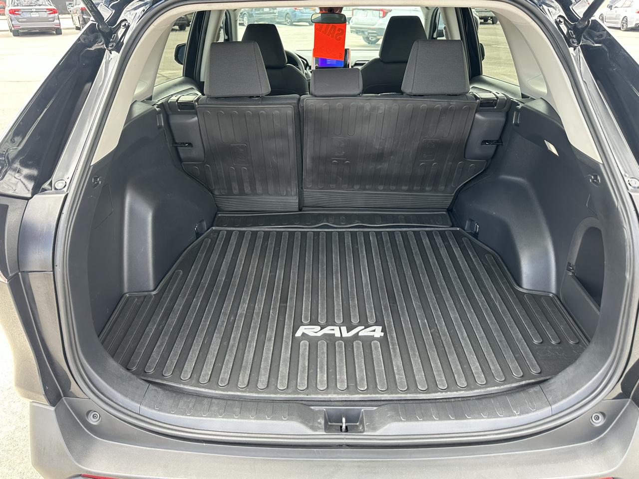 Toyota RAV4 Hybrid LE AWD (Natl) 2024