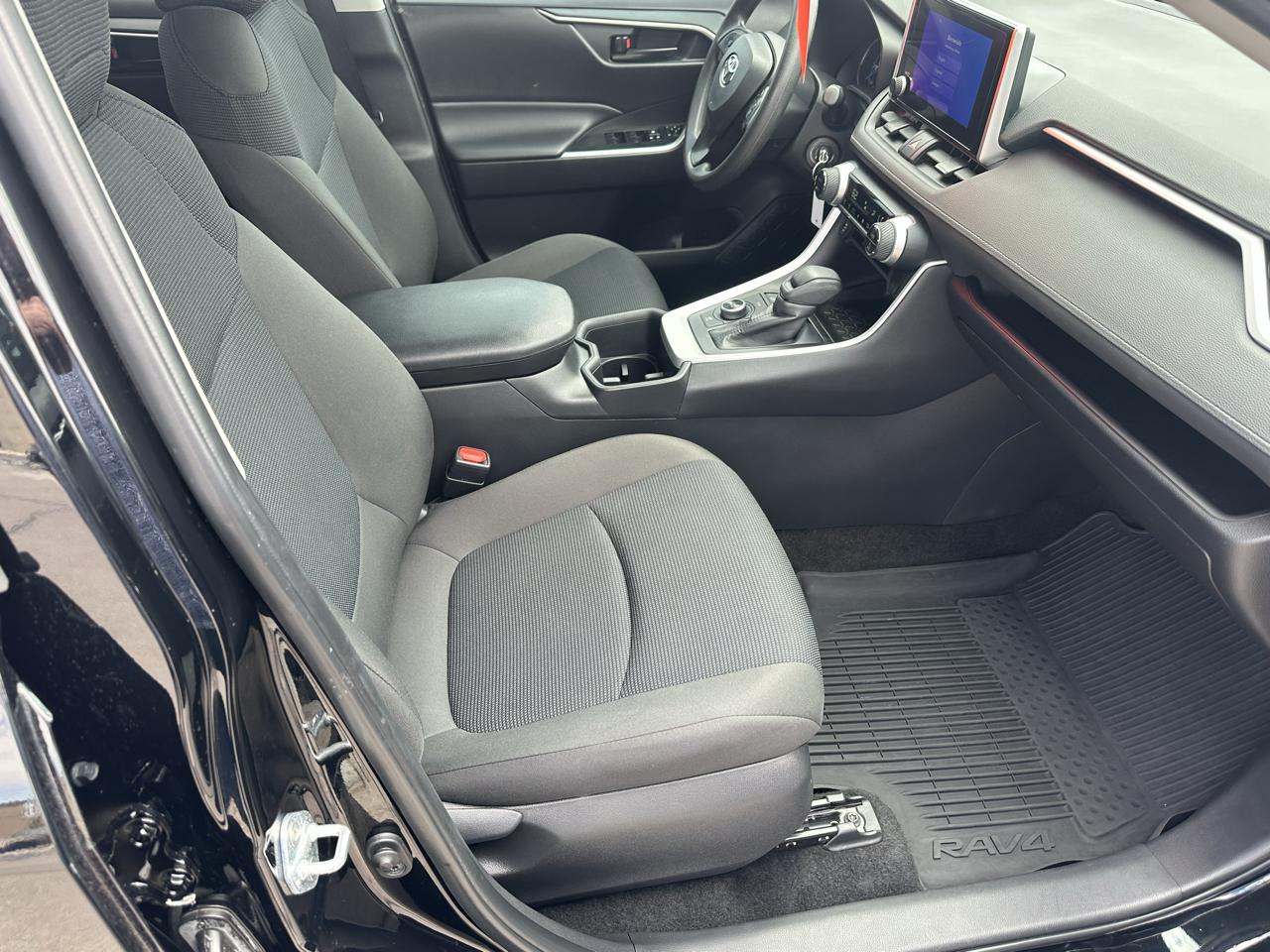 Toyota RAV4 Hybrid LE AWD (Natl) 2024