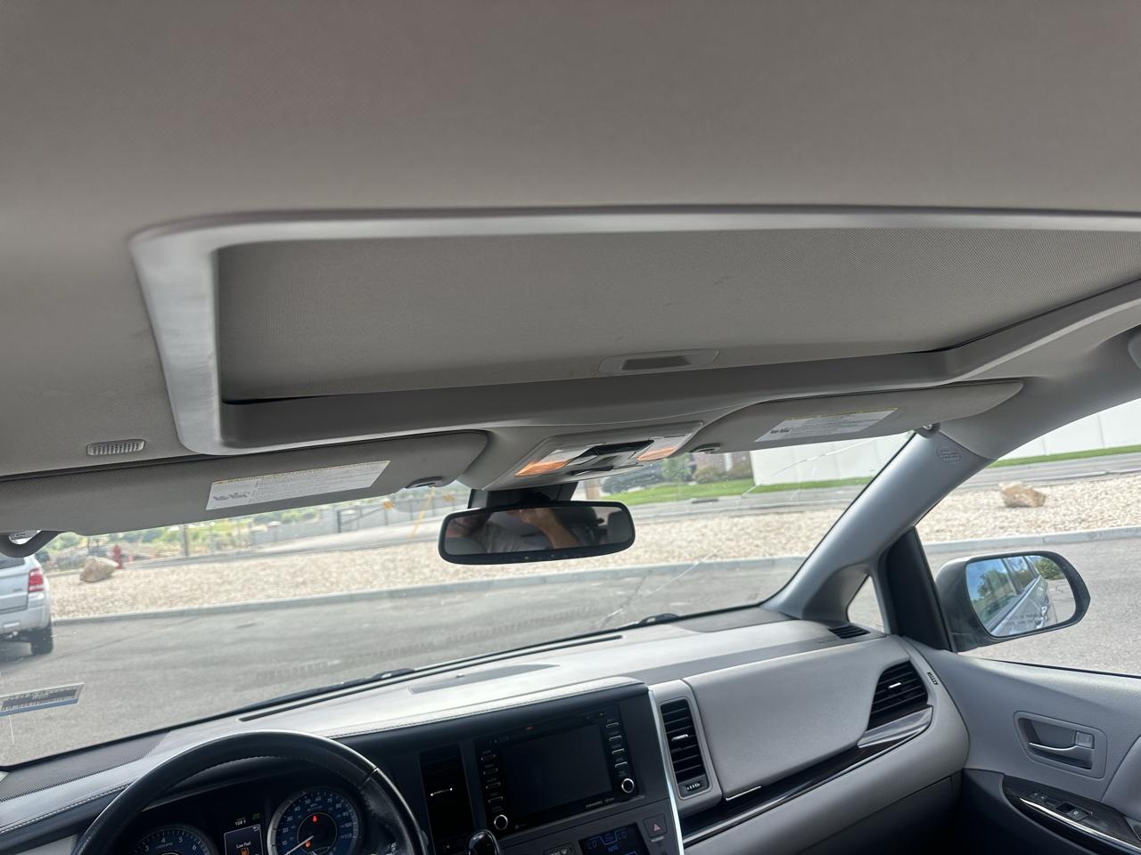 Toyota Sienna XLE FWD 8-Passenger (Natl) 2019