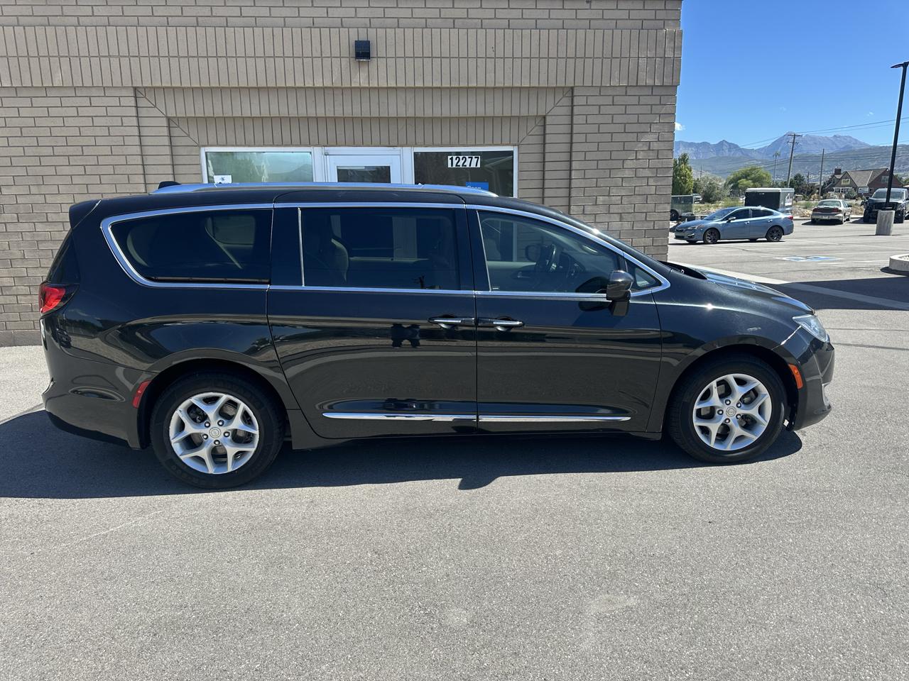 Chrysler Pacifica Touring L Plus FWD 2018