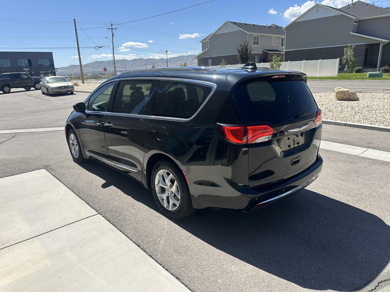 Chrysler Pacifica Touring L Plus FWD 2018