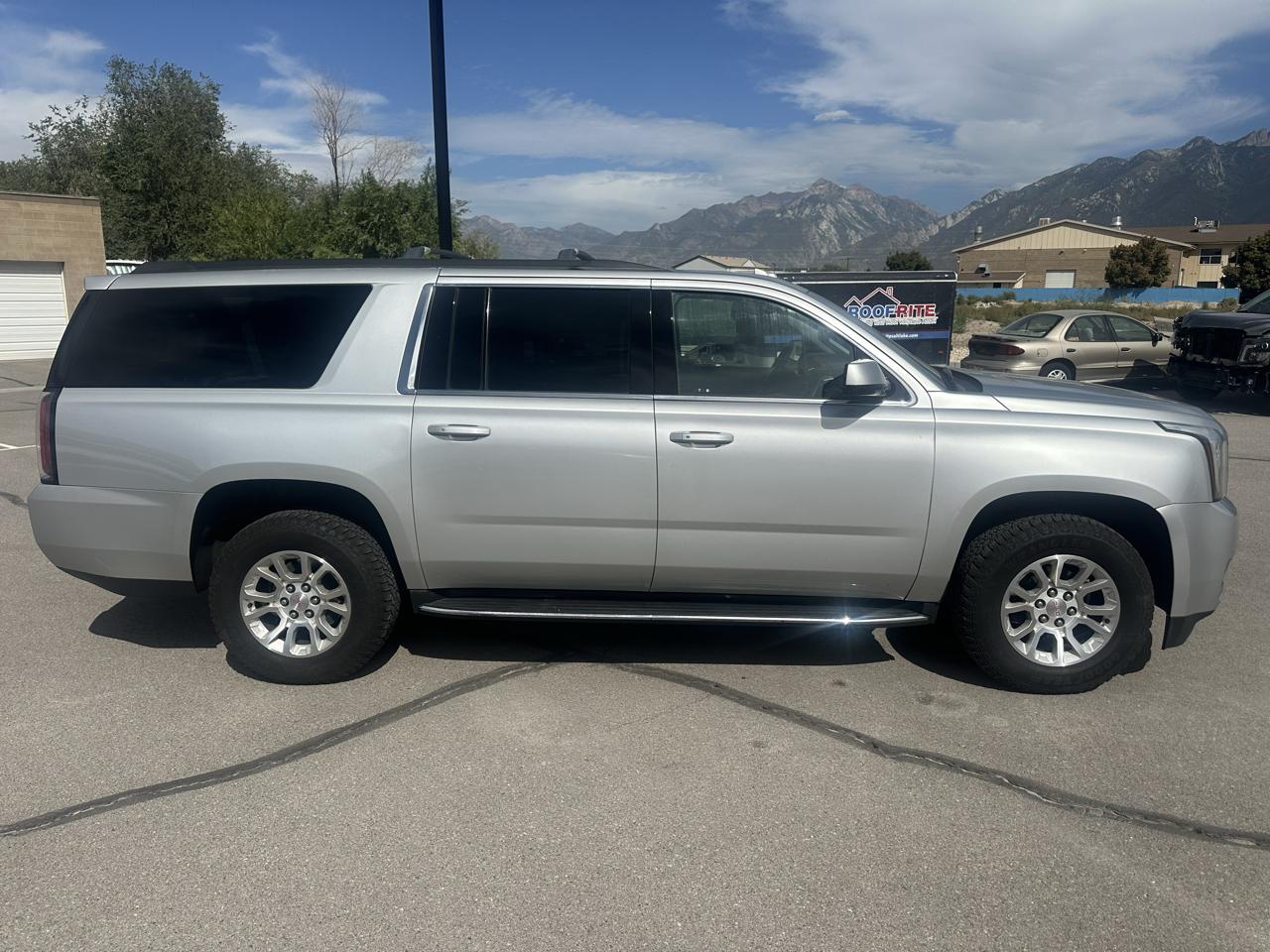 GMC Yukon XL 4WD 4dr SLT 2019