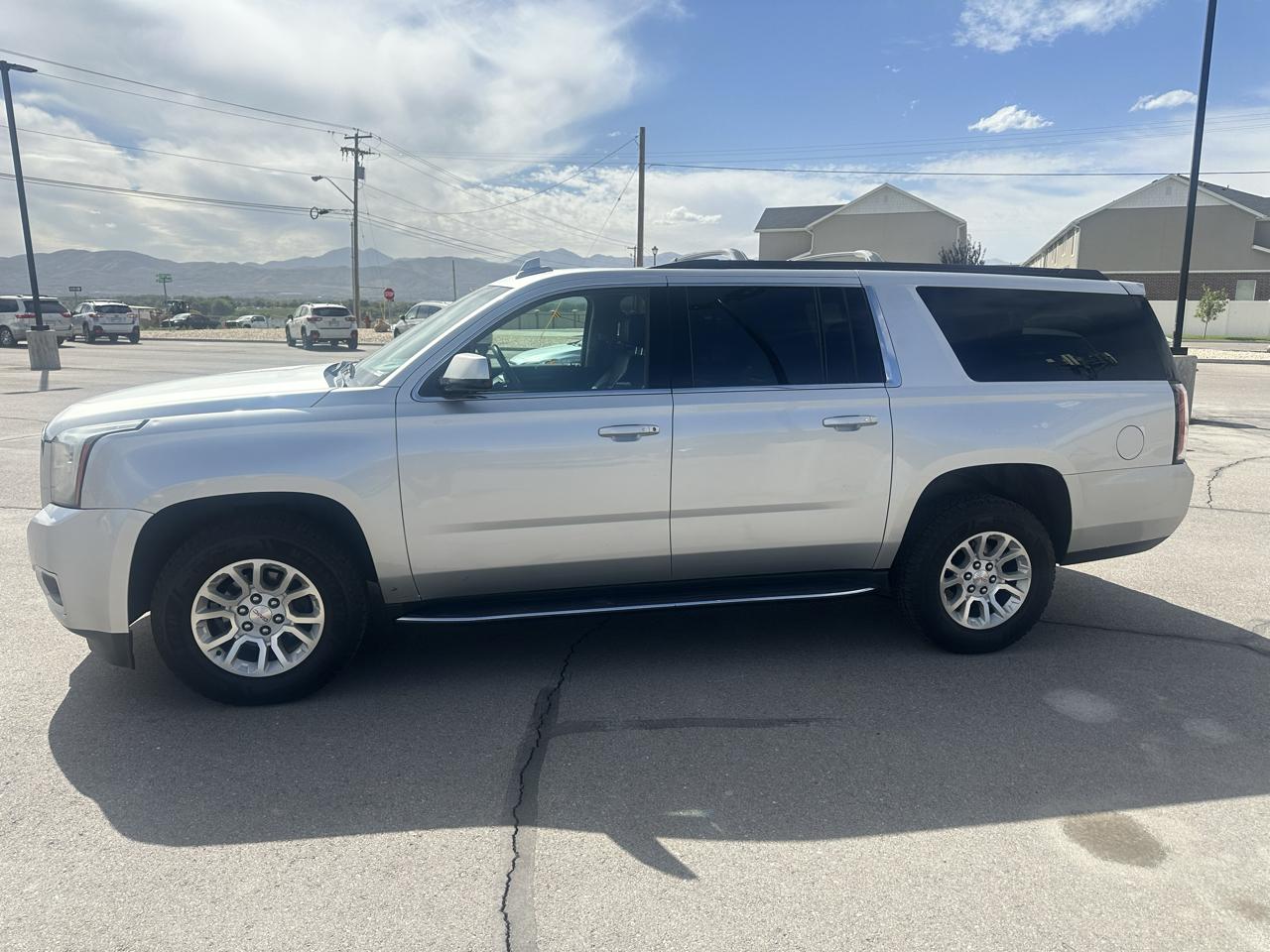 GMC Yukon XL 4WD 4dr SLT 2019