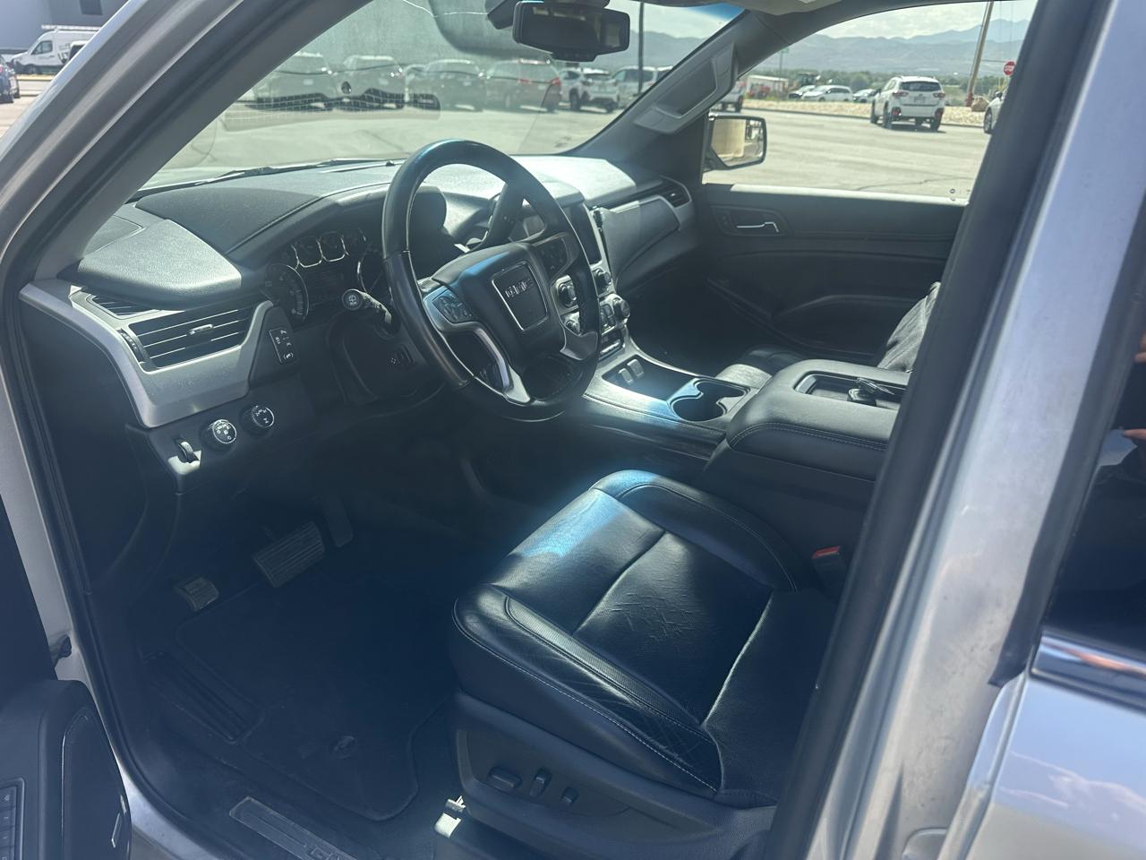 GMC Yukon XL 4WD 4dr SLT 2019