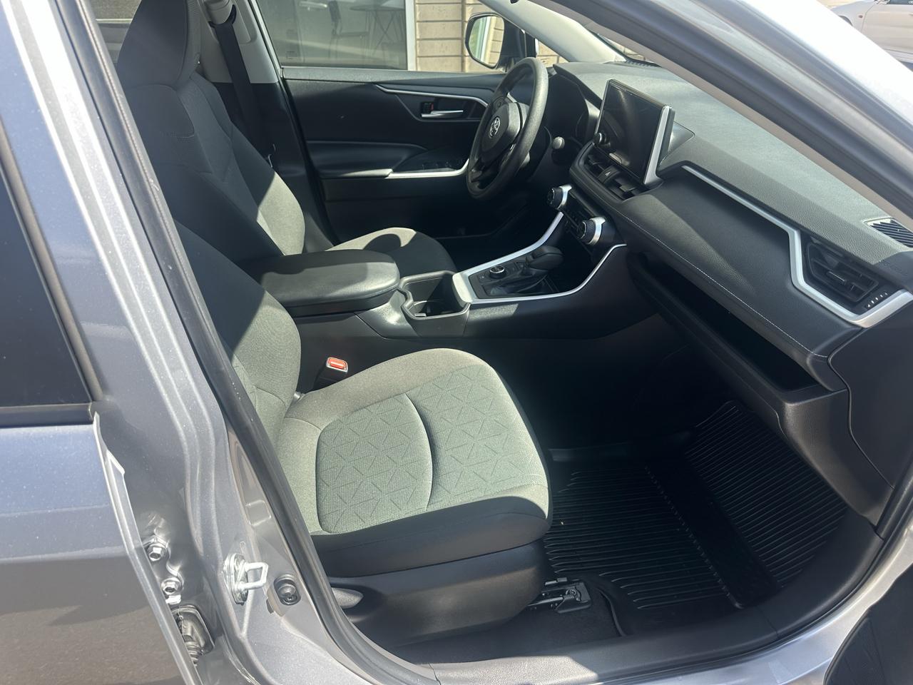 Toyota RAV4 Hybrid XLE AWD (Natl) 2024
