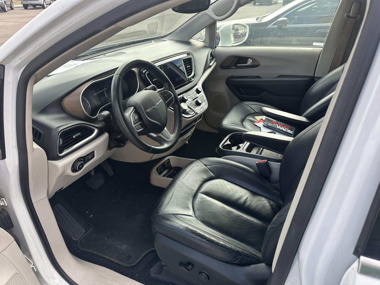 Chrysler Pacifica Touring-L FWD 2017