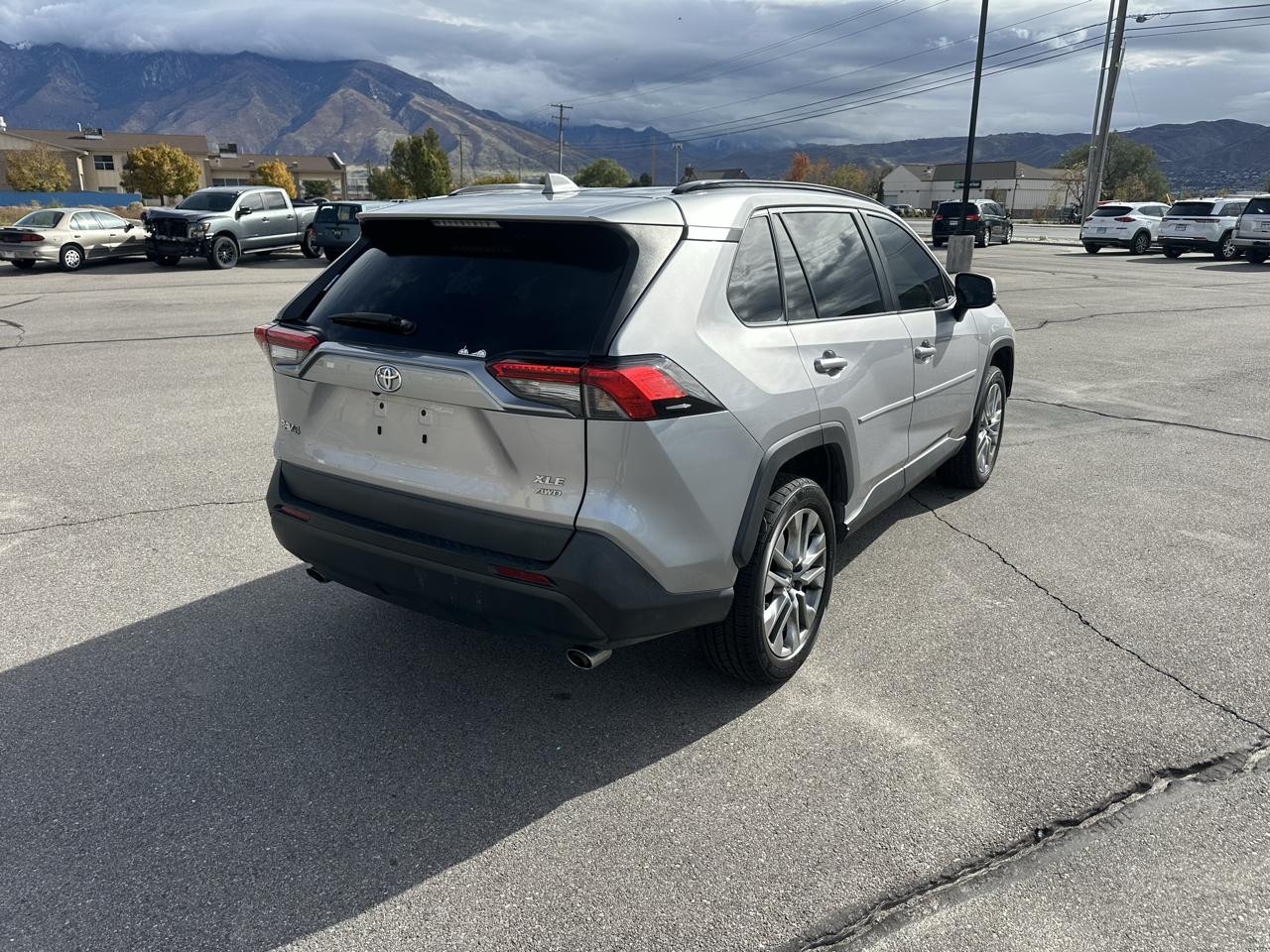 Toyota RAV4 XLE Premium AWD (Natl) 2022