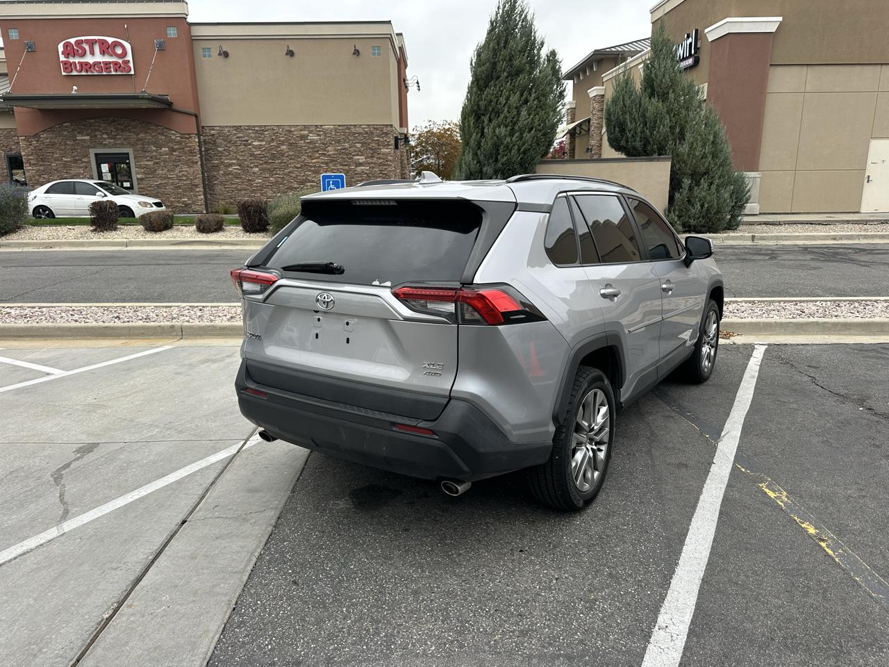 Toyota RAV4 XLE Premium AWD (Natl) 2022