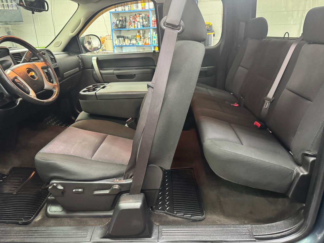 Chevrolet Silverado 1500 4WD Ext Cab 143.5" LT 2012