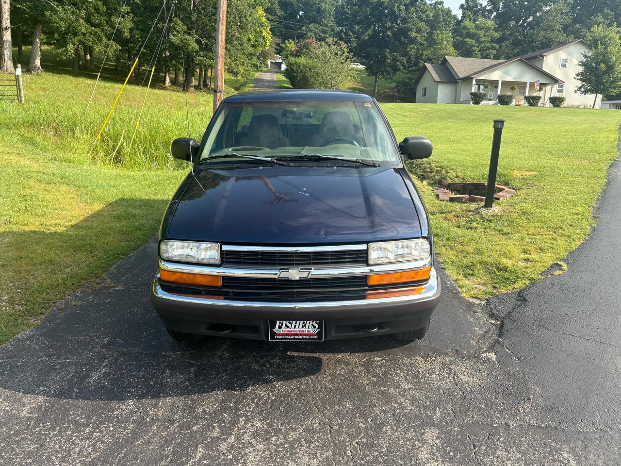 Chevrolet S-10 Ext Cab 123" WB 4WD LS 1999
