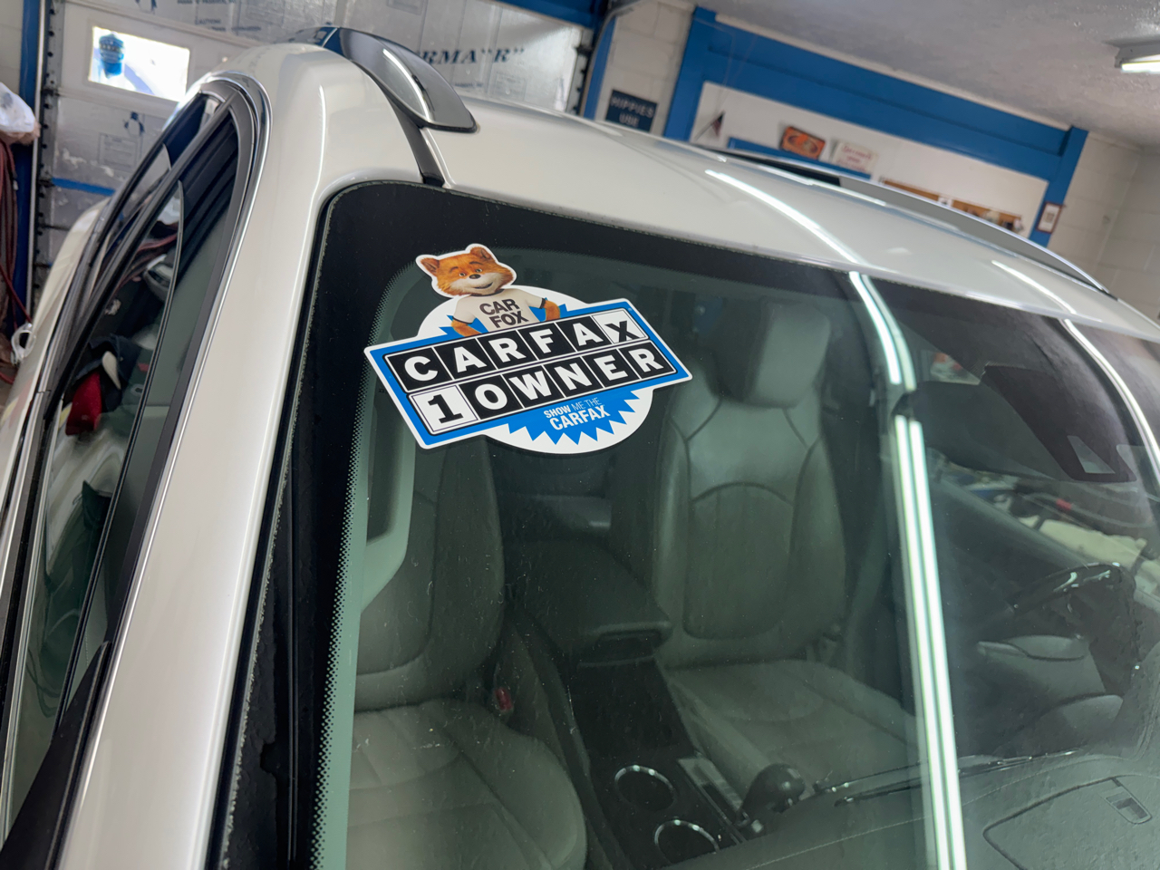 Buick Enclave FWD 4dr Leather 2017